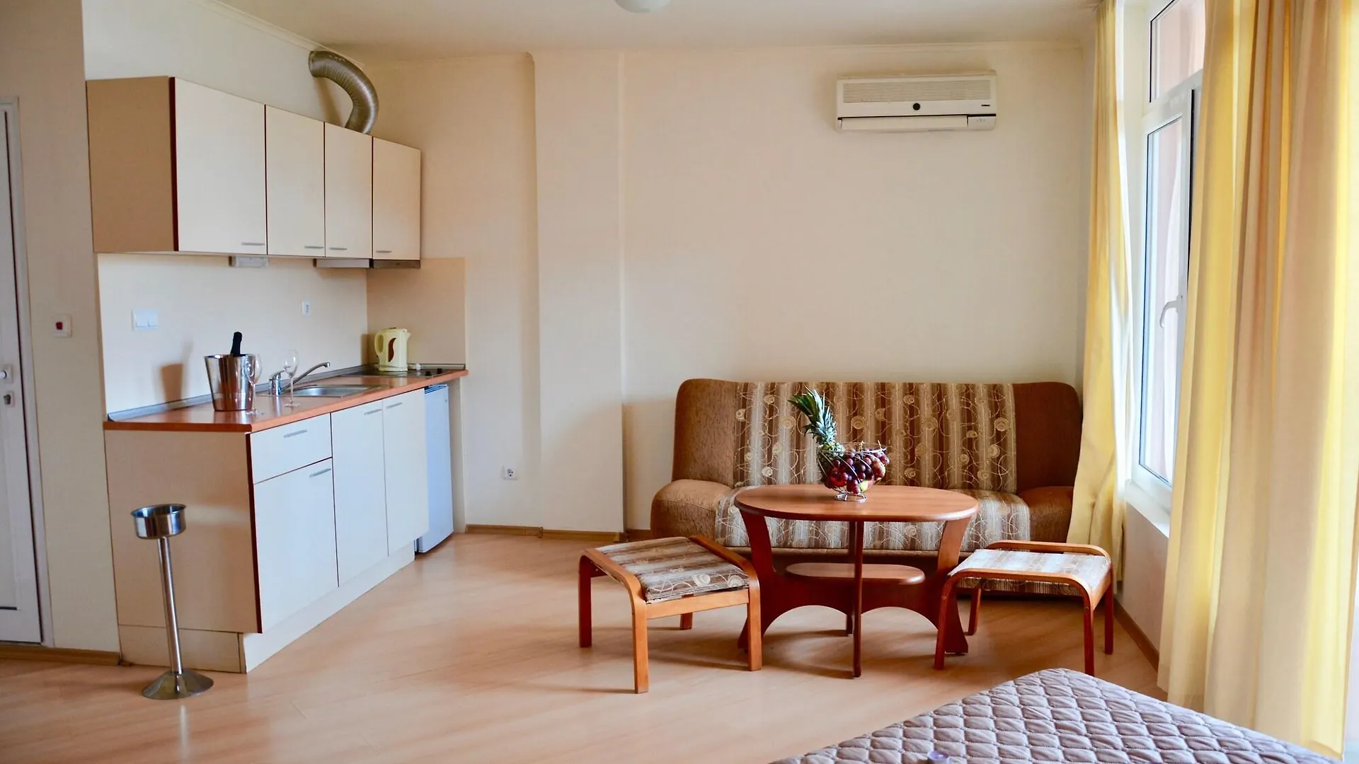 Отель Rainbow 2 Holiday Complex Солнечный берег